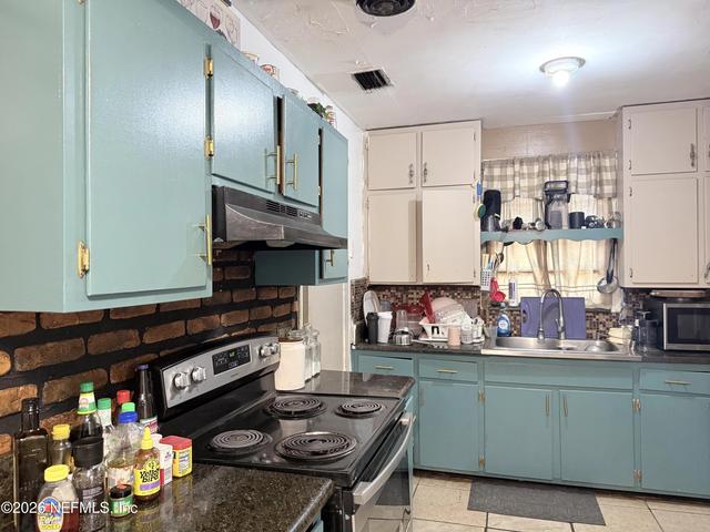 1053 Willis Dr, Jacksonville, FL 32205