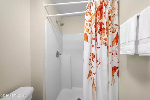 Bath - 76170 Long Leaf Loop, Yulee, FL 32097 photo 3 of 4