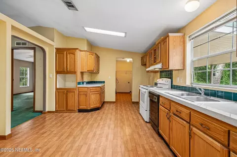 403 E Indiana St, Florahome, FL 32140 photo 12