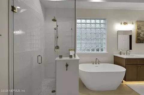 Bath - 513 Wetherby Ln, Saint Augustine, FL 32092 photo 4 of 8