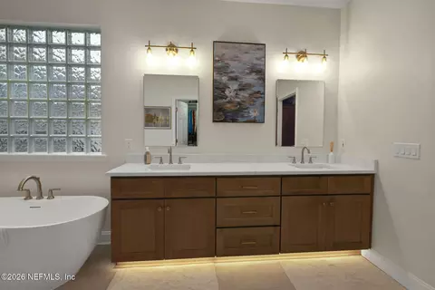 Bath - 513 Wetherby Ln, Saint Augustine, FL 32092 photo 2 of 8
