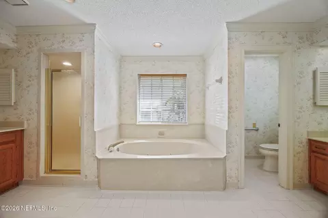 Bath - 2532 Wrightson Dr, Jacksonville, FL 32223 photo 1 of 3