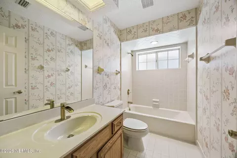Bath - 2532 Wrightson Dr, Jacksonville, FL 32223 photo 2 of 3