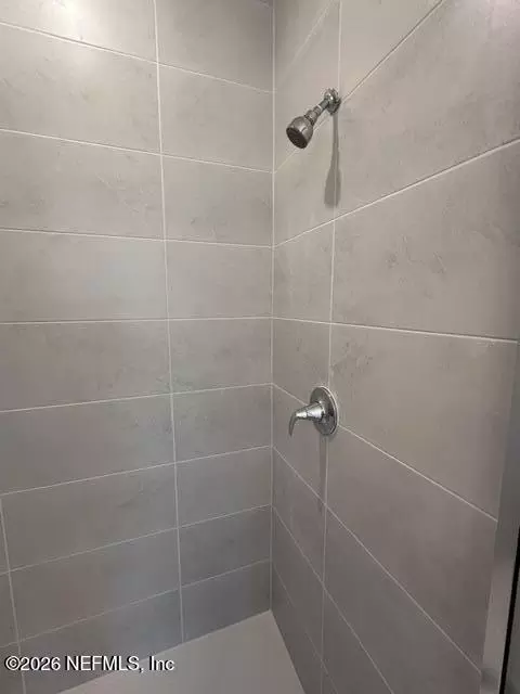 Bath - 127 Camphor Laurel Rd, Saint Augustine, FL 32092 photo 2 of 3