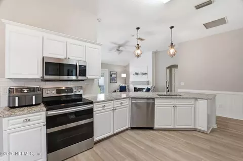 Kitchen - 920 Oak Arbor Cir, Saint Augustine, FL 32084 photo 3 of 4