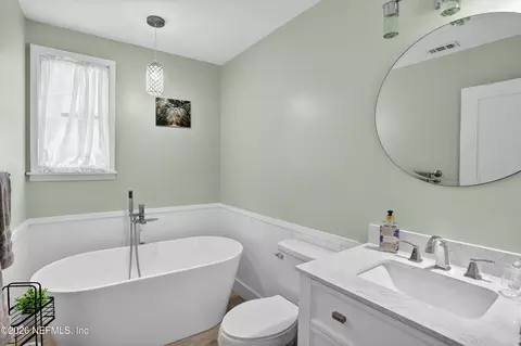Bath - 2 Clark St, Saint Augustine, FL 32084 photo 2 of 3