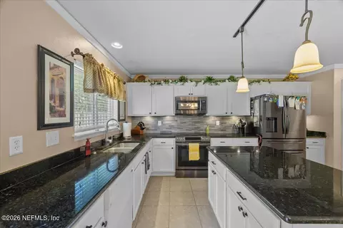 Kitchen - 509 Knolle Ct, Saint Augustine, FL 32092 photo 2 of 3