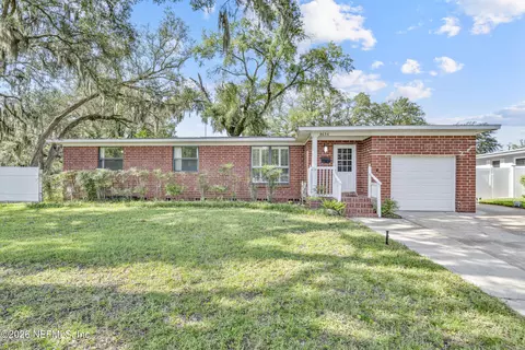 8636 St Patrick Ln, Jacksonville, FL 32216