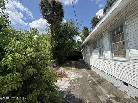 Exterior - 33 E 18th St, Jacksonville, FL 32206 photo 7 of 7