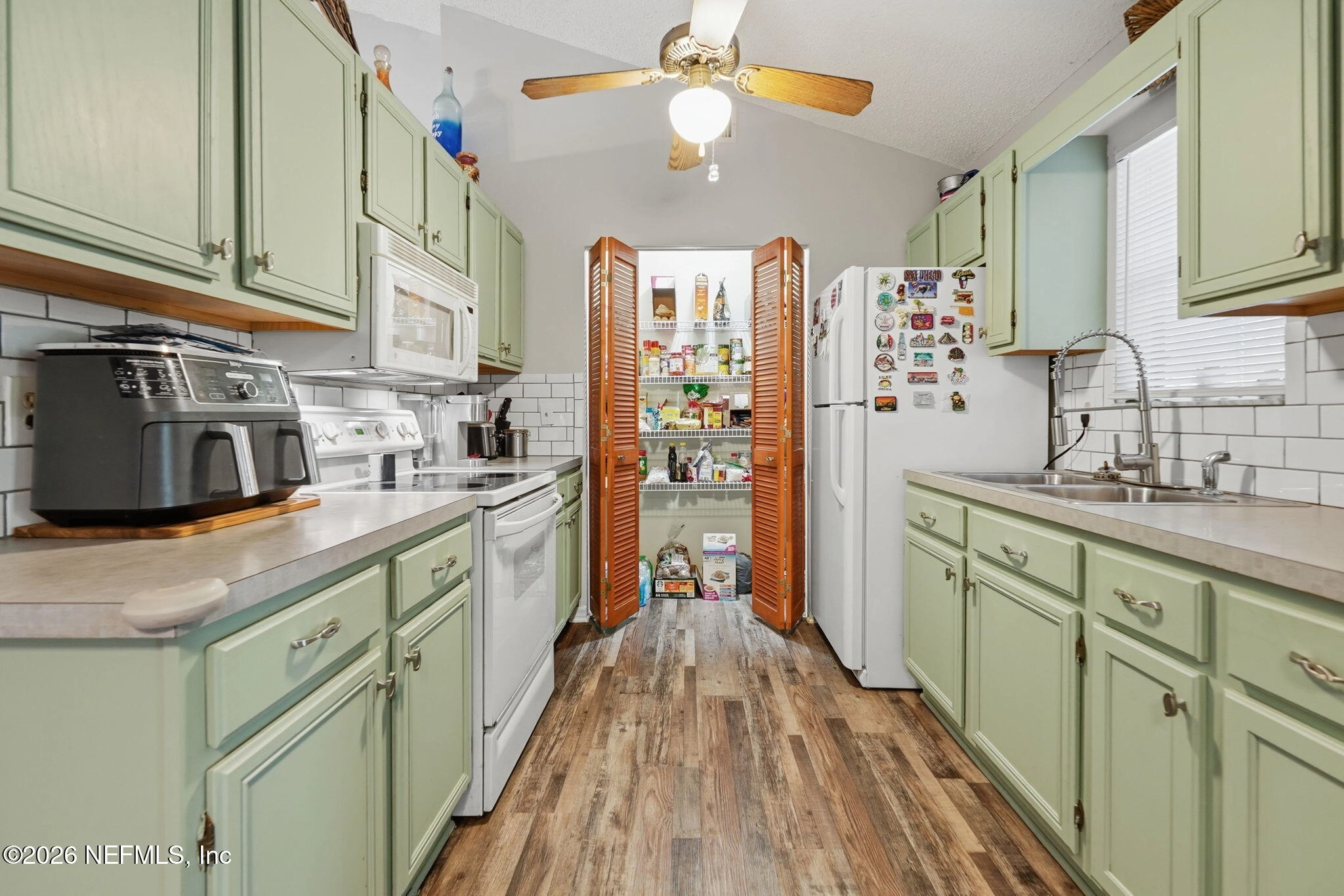 Kitchen - 209 Scott St, Interlachen, FL 32148 photo 2 of 2