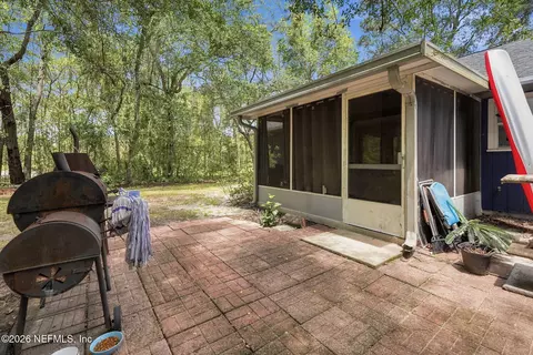 Exterior - 209 Scott St, Interlachen, FL 32148 photo 3 of 7