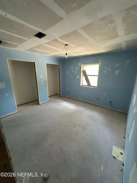 Bedroom - 2400 Range Line Rd, Middleburg, FL 32068 photo 2 of 3