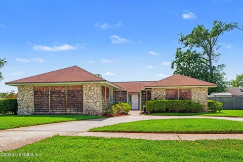3866 Luth Dr E, Jacksonville, FL 32250