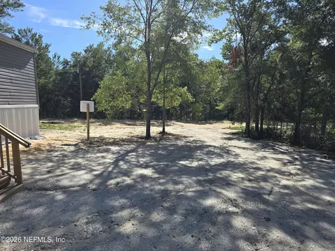 308 Wilson Dr, Interlachen, FL 32148 photo 2
