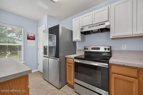 Kitchen - 327 W Pisa Pl, Saint Augustine, FL 32084 photo 3 of 4