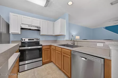 Kitchen - 327 W Pisa Pl, Saint Augustine, FL 32084 photo 2 of 4