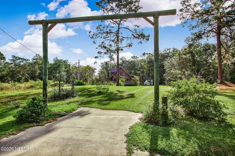 152 Pioneer Trl, Green Cove Springs, FL 32043
