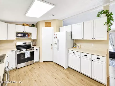 54196 Fouracre Cir, Callahan, FL 32011 photo 9
