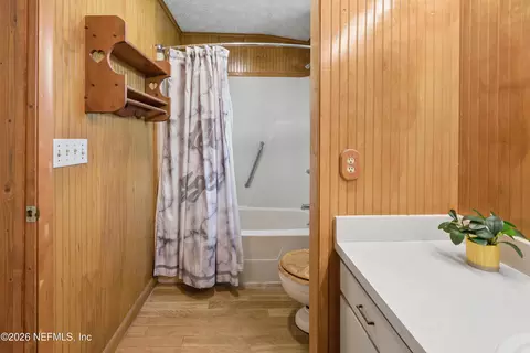 Bath - 403 S Cherry St, Starke, FL 32091 photo 2 of 3