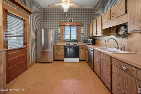 Kitchen - 403 S Cherry St, Starke, FL 32091 photo 3 of 3