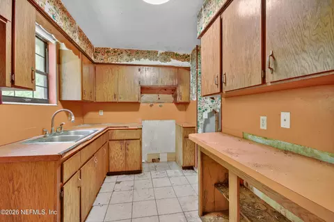 Kitchen - 5630 Patsy Anne Dr, Jacksonville, FL 32207 photo 1 of 3
