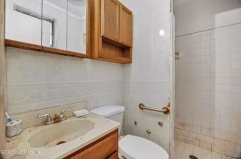 Bath - 5630 Patsy Anne Dr, Jacksonville, FL 32207 photo 1 of 5