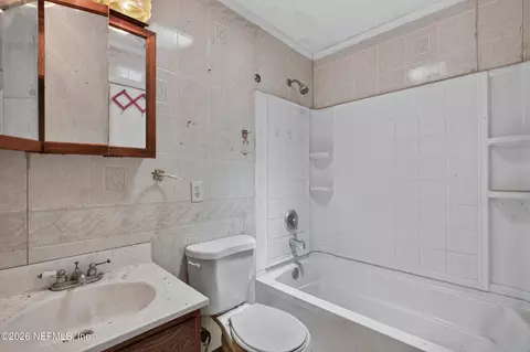 Bath - 5630 Patsy Anne Dr, Jacksonville, FL 32207 photo 3 of 5