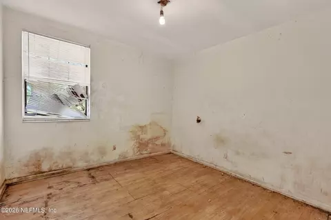 Bedroom - 5630 Patsy Anne Dr, Jacksonville, FL 32207 photo 2 of 12