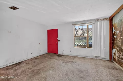 Living - 5630 Patsy Anne Dr, Jacksonville, FL 32207 photo 2 of 3