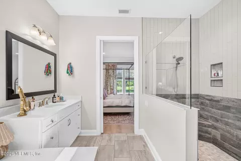 Bath - 240 Pine Haven Dr, Saint Johns, FL 32259 photo 2 of 5