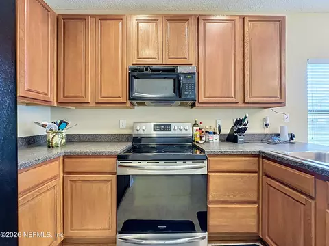 Kitchen - 438 Cabernet Pl, Saint Augustine, FL 32084 photo 4 of 5