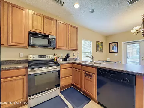 Kitchen - 438 Cabernet Pl, Saint Augustine, FL 32084 photo 2 of 5