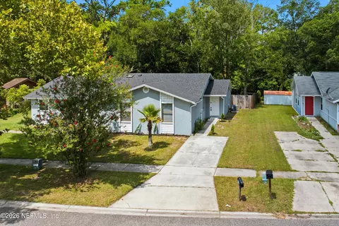 2726 Hidden Village Dr, Jacksonville, FL 32216