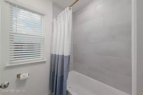 Bath - 732 Lake Sinclair St, Saint Augustine, FL 32084 photo 5 of 7