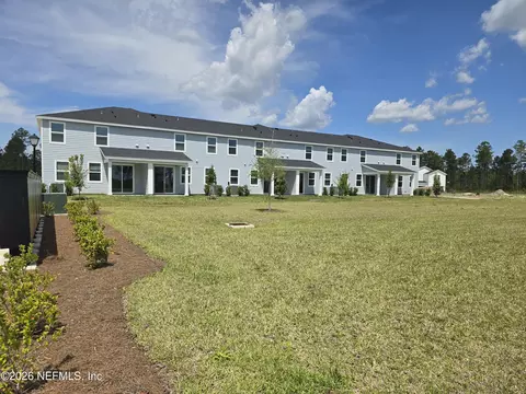 Exterior - 207 Yellowstone Dr, Saint Augustine, FL 32092 photo 1 of 3