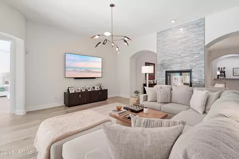 Living - 804 Stelling Ct, Saint Johns, FL 32259 photo 2 of 2