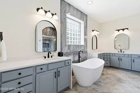 Bath - 804 Stelling Ct, Saint Johns, FL 32259 photo 1 of 12