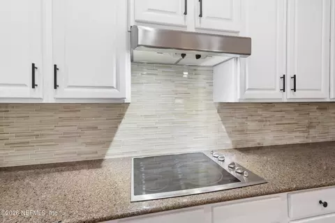 Kitchen - 804 Stelling Ct, Saint Johns, FL 32259 photo 6 of 6