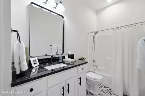 Bath - 804 Stelling Ct, Saint Johns, FL 32259 photo 9 of 12