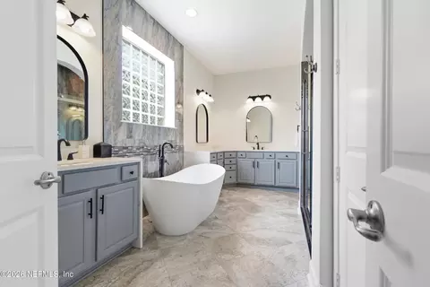 Bath - 804 Stelling Ct, Saint Johns, FL 32259 photo 2 of 12
