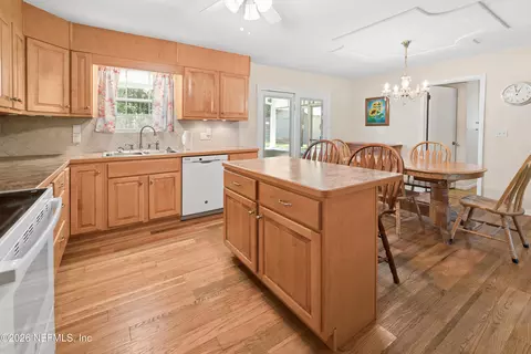 Kitchen - 1008 Colley Rd, Starke, FL 32091 photo 4 of 5