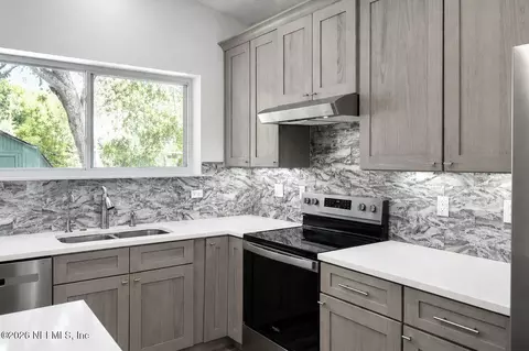 Kitchen - 3613 Fort Peyton Cir, Saint Augustine, FL 32086 photo 7 of 7
