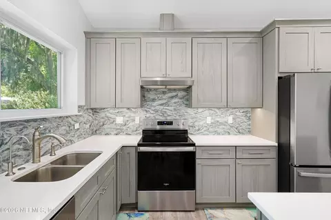 Kitchen - 3613 Fort Peyton Cir, Saint Augustine, FL 32086 photo 3 of 7