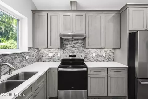 Kitchen - 3613 Fort Peyton Cir, Saint Augustine, FL 32086 photo 4 of 7