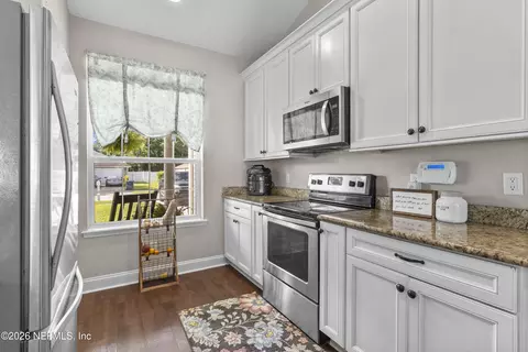 Kitchen - 737 Constitution Pl, Macclenny, FL 32063 photo 4 of 4