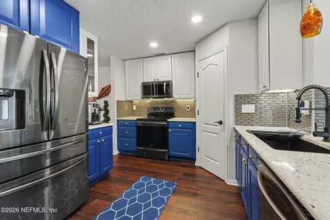 Kitchen - 105 Merlot Way, Saint Augustine, FL 32084 photo 2 of 2