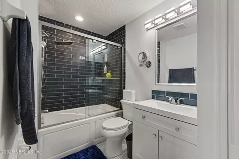 Bath - 105 Merlot Way, Saint Augustine, FL 32084 photo 2 of 3