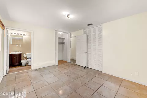 3818 Harbor View Dr, Jacksonville, FL 32208