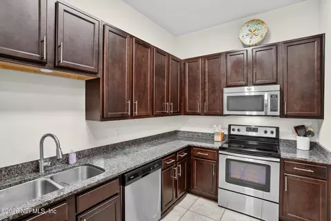 Kitchen - 1015 Golden Lake Loop, Saint Augustine, FL 32084 photo 1 of 2