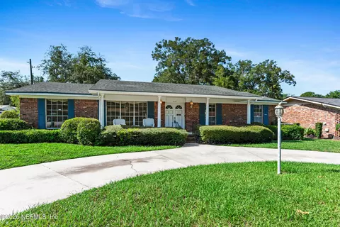 8164 Parkridge Cir N, Jacksonville, FL 32211